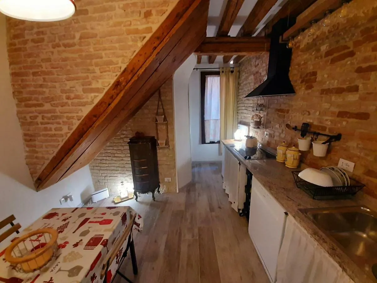 Isepo Apartment Wenecja 0*,