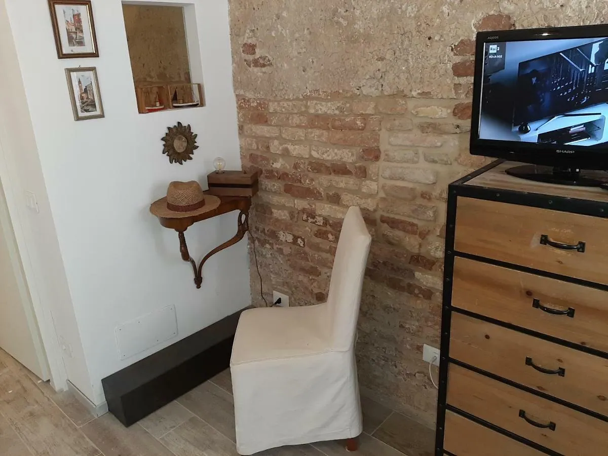 Isepo Apartment Velence